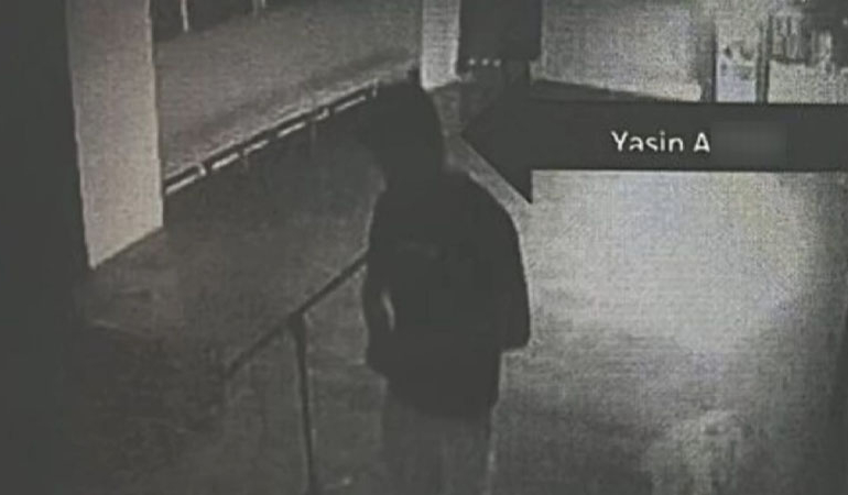 Eve giren hırsız önce uyuyan kadını öptü sonra telefonunu çaldı