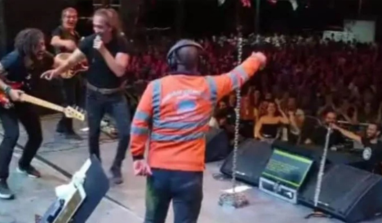 Dans eden temizlik işçisi Kıraç konserinde