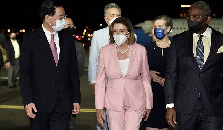 Pelosi’den Tayvan’a kritik ziyaret