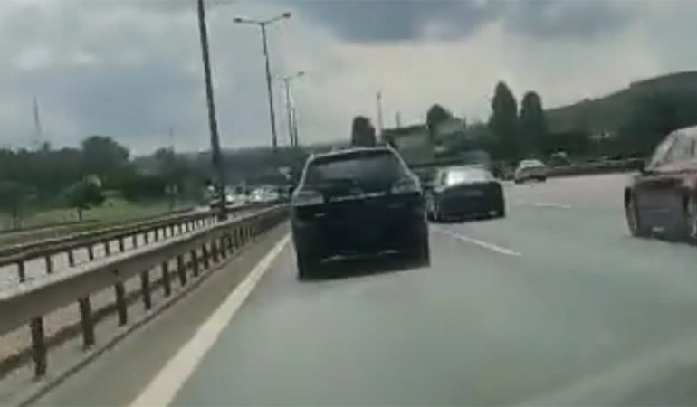 Ücretli otoyolda ‘katlanır plaka’ kurnazlığı