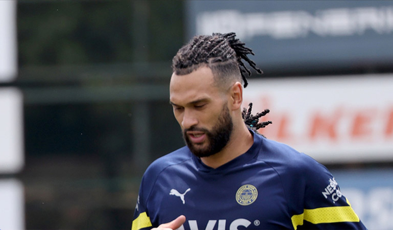 Fenerbahçe’de bir ayrılık daha