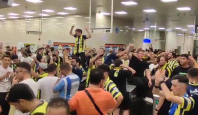 Fenerbahçeli taraftarlardan Marmaray’da protesto