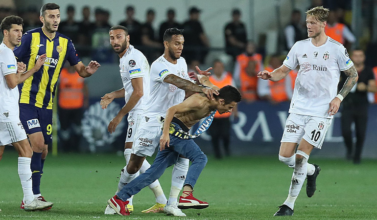Beşiktaş’ta yönetim harekete geçiyor: Kabul edilemez…