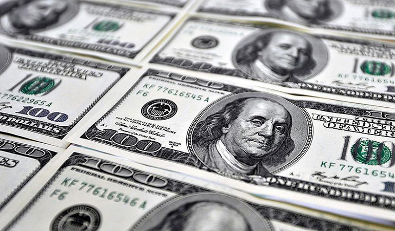 Dolar ve Euro haftaya zirve ile başladı