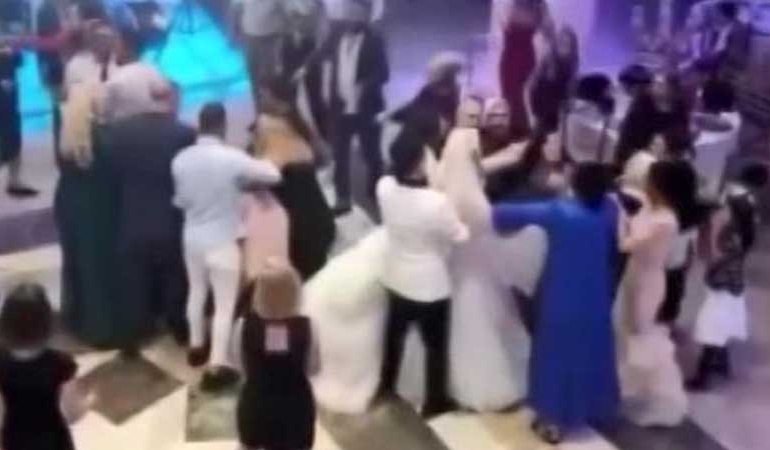 Düğünde şarkı kavgası çıktı, gelin de dayak yedi