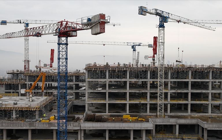 Beşli grubun ihale rekortmeni Rönesans, 4 basamak daha yükseldi