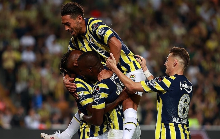 Fenerbahçe evinde farklı kazandı
