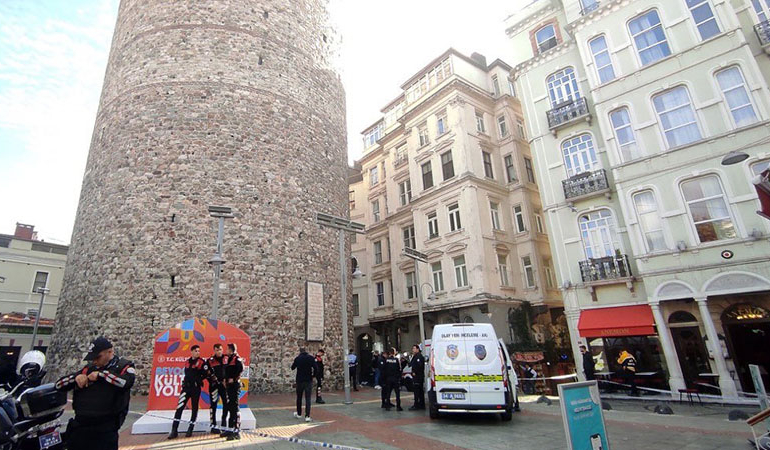 Galata Kulesi’ndeki intiharın görüntüsü selfie çeken gencin kamerasında