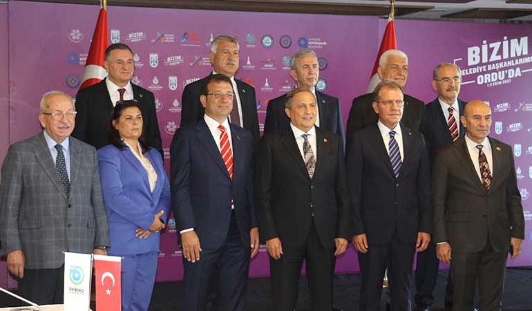CHP’li 11 belediye başkanı toplandı… ‘Bakanlıkta belediyelerimiz için özel birim kuruldu’