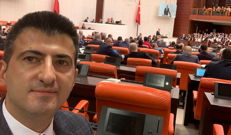 Tepkilere böyle yanıt verdi… AKP’ye katılan Mehmet Ali Çelebi’den ‘siyaseti bırakma’ mesajı