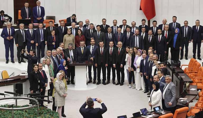 CHP’den ‘Sansür Yasası’na karşı Anayasa Mahkemesi adımı