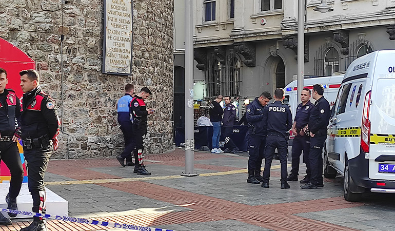 Galata Kulesi’nde intihar
