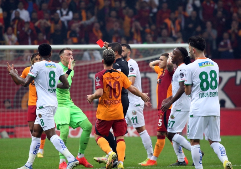 Galatasaray uzatmalarda yıkıldı