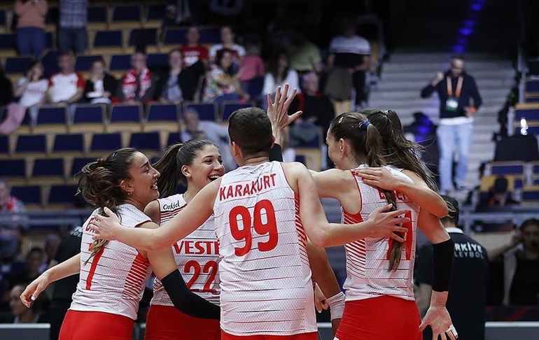A Milli Kadın Voleybol Takımı’mızdan ikinci turda ikinci galibiyet