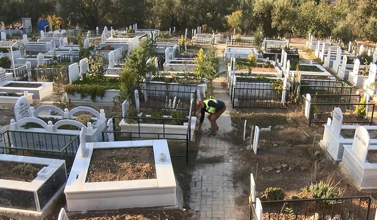O ilçede mezar sayısı yaşayanların üç katına çıktı