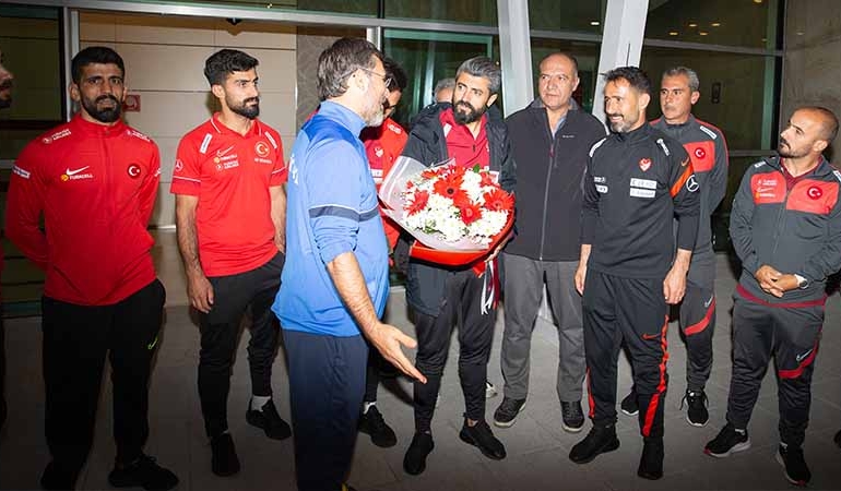 Bangladeş’in gurur günü! Millilerimizi Ankara’da sadece Bangladeş Büyükelçisi karşıladı