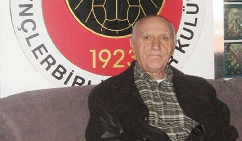 Eski futbolcu Oktay Arıca hayatını kaybetti