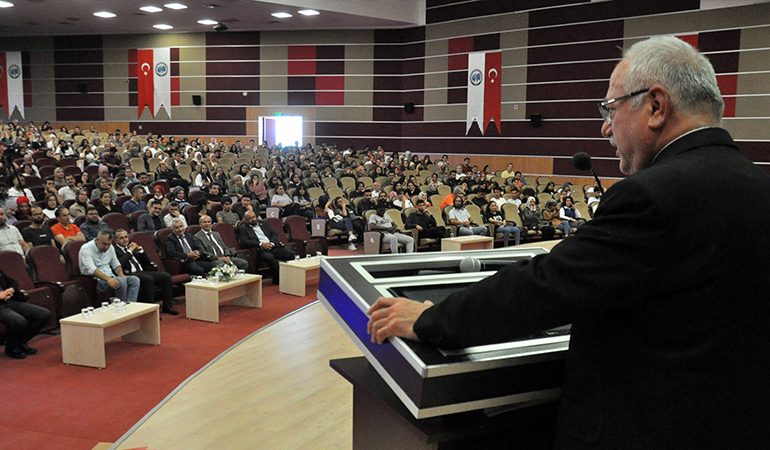 Rektörden yeni öğrencilere ‘vampirli’ uyarı
