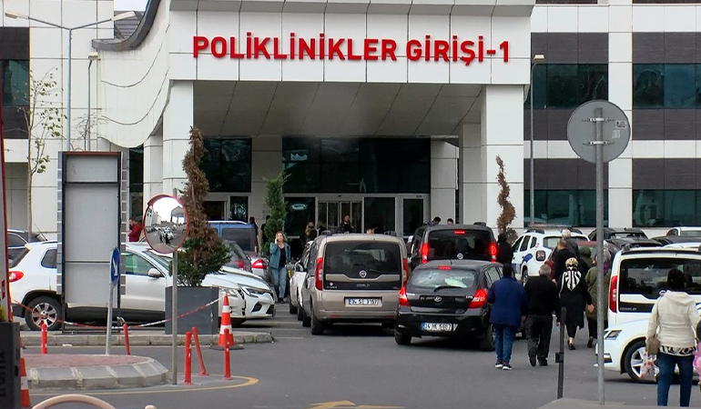 Rapor almak için gittiği hastanede 4 güvenliği bıçakladı!