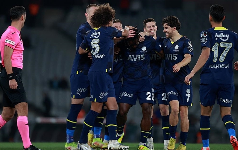 Fenerbahçe, İstanbulspor engelini 5 golle aştı