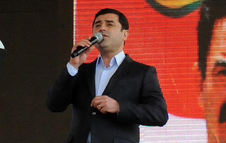 HDP’de çatlak… Selahattin Demirtaş’tan imalı paylaşımlar