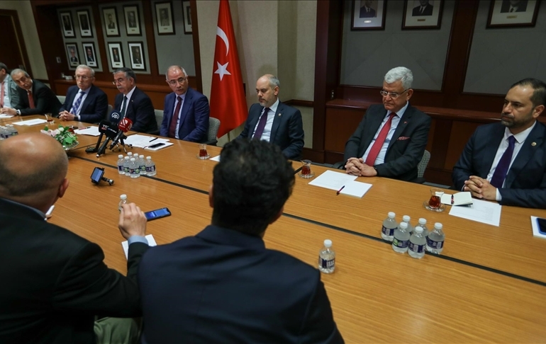 AKP heyeti, yine ABD yolcusu