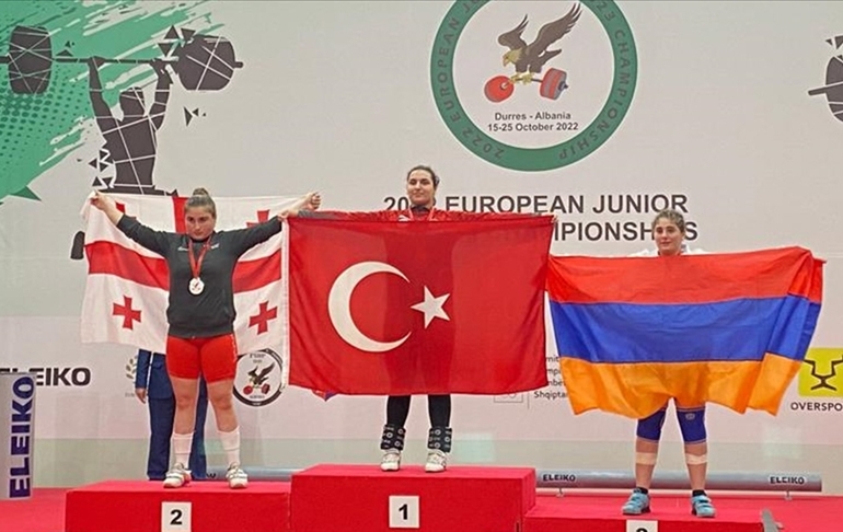Milli halterci Sara Yenigün, Avrupa şampiyonu oldu