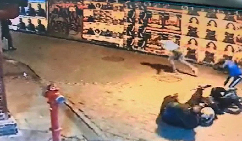 İstanbul’un göbeğinde çocuklu çete… 4 kişiyi bıçakladılar