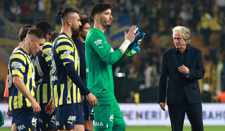 ‘Atatürk’ün anısına’… Fenerbahçe’den kız öğrencilere burs