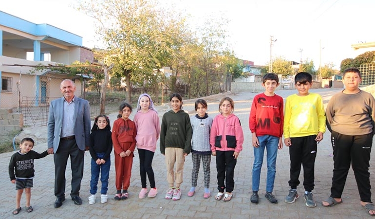 Bu köyde herkesin soyadı aynı