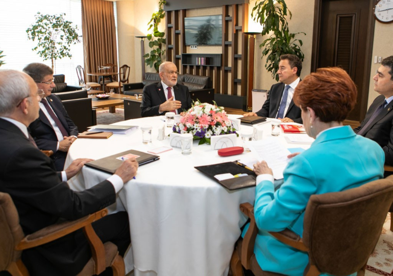 Saadet lideri toplantı öncesi konuştu: Adaylık konusu açılır