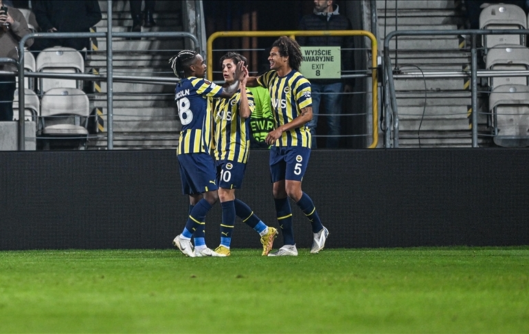 Fenerbahçe, Dinamo Kiev’i yenerek grubu lider bitirdi