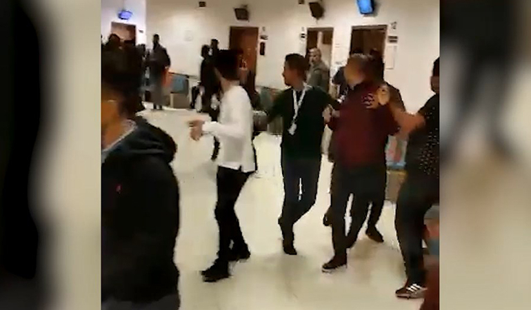 Hastane savaş alanına döndü: Serum takılan demirle saldırdılar!