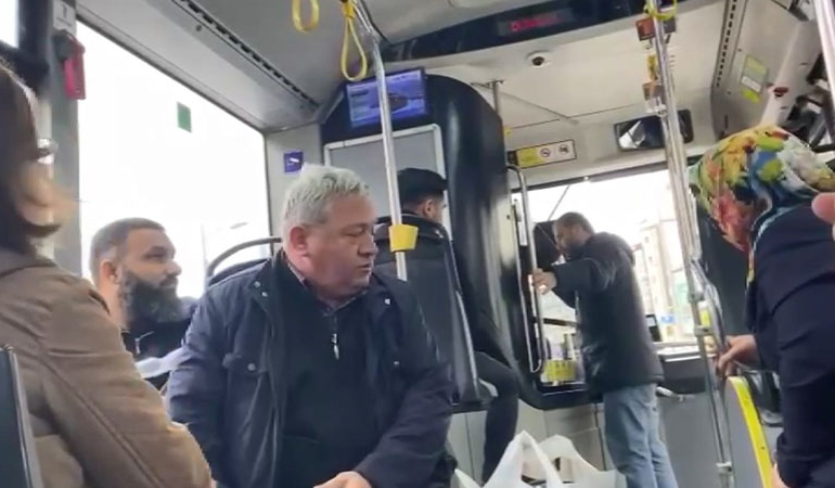 İETT şoförüyle yolcuların tartışması kamerada: Haddini bileceksin