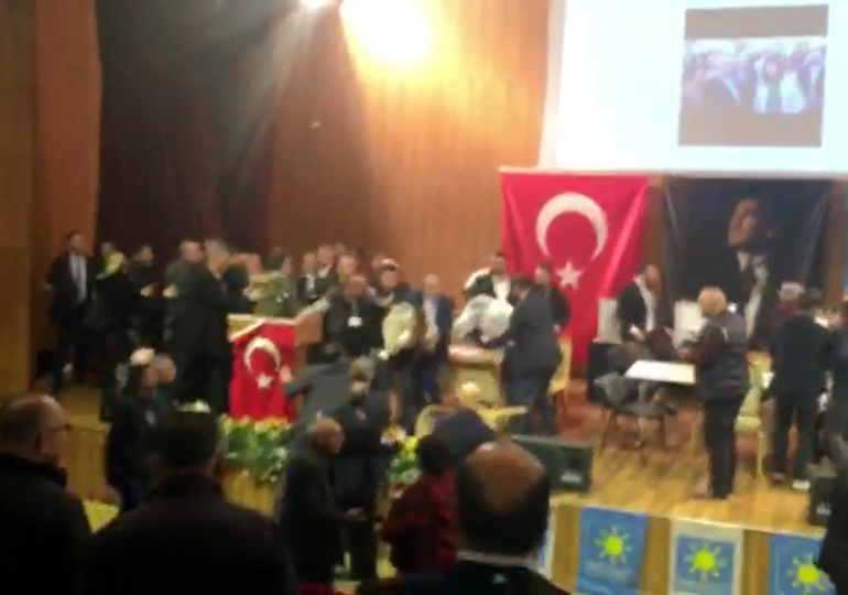 İYİ Parti kongresinde kavga