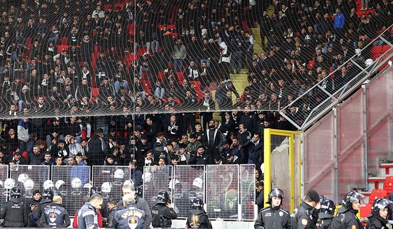 Olaylı İzmir derbisiyle ilgili Göztepe ve Altay’dan ortak açıklama