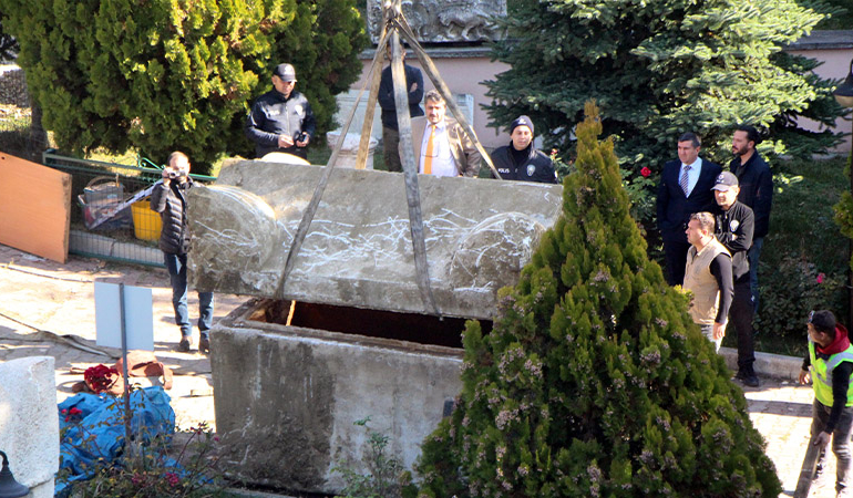 Roma dönemine ait lahitten insan kemikleri çıktı