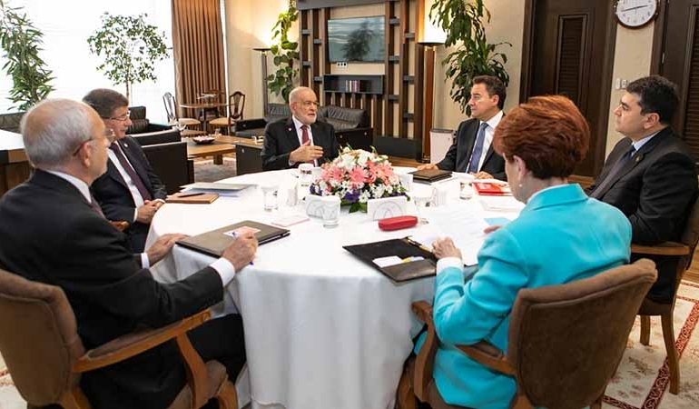 ‘Bu altılı masa toplantısı zor geçecek’… Akşener’den hamle beklentisi