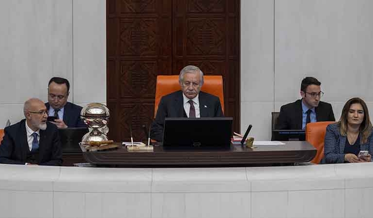 Meclis’te ‘şantaj’ tartışması