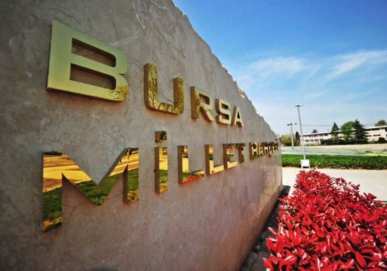 Millet Bahçesi’nin ‘M’sini çalanlara hapis cezası