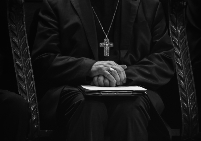 Papa’dan sonraki en yüksek rütbeye sahip… Kardinal cinsel tacizi itiraf etti