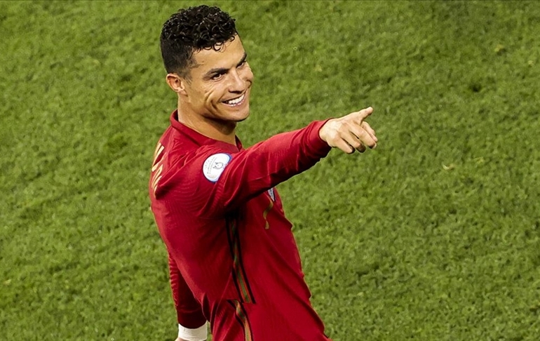 Manchester United, Ronaldo’nun sözleşmesini feshetti