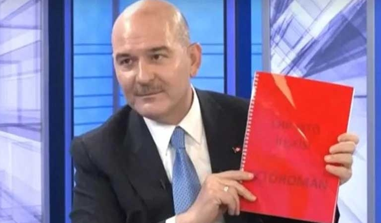 Soylu, ‘FETÖROMAN’ isimli bir dosya gösterdi ve Kılıçdaroğlu’na ‘Bu açılacak’ dedi…