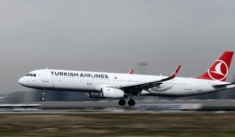 Uçakta ‘su’ şakası paniğe neden oldu