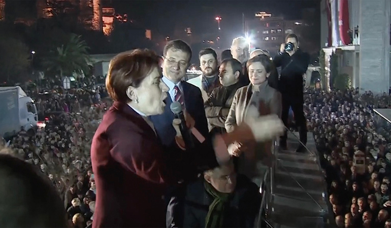 Akşener, İmamoğlu’na destek eyleminde Erdoğan’ın yükselişini hatırlattı… ‘Bu şarkı burada bitmez’
