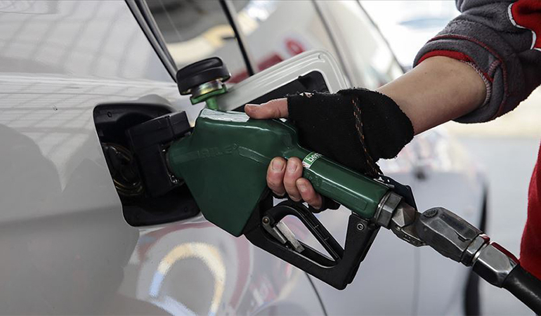 Benzine indirim geldi