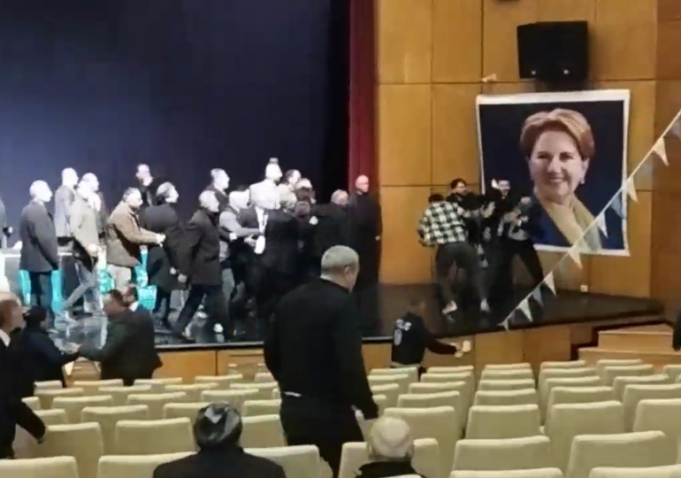 İYİ Parti Kongresi’nde tekmeli yumruklu kavga