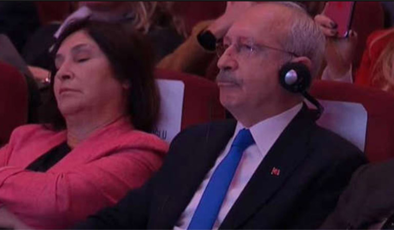 Kılıçdaroğlu’nun ithal danışmanı konuşurken Selvi Kılıçdaroğlu uyuyakaldı