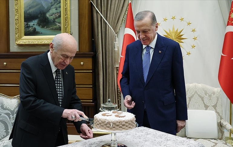 Seçim tarihi muamması