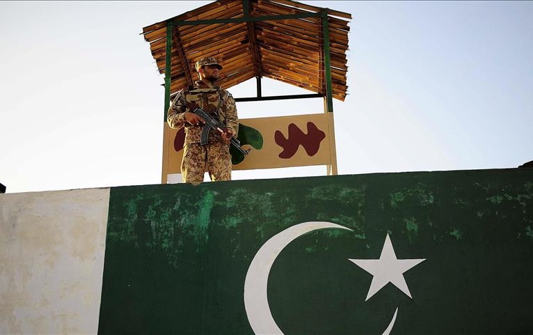 Pakistan’dan Taliban’a kınama